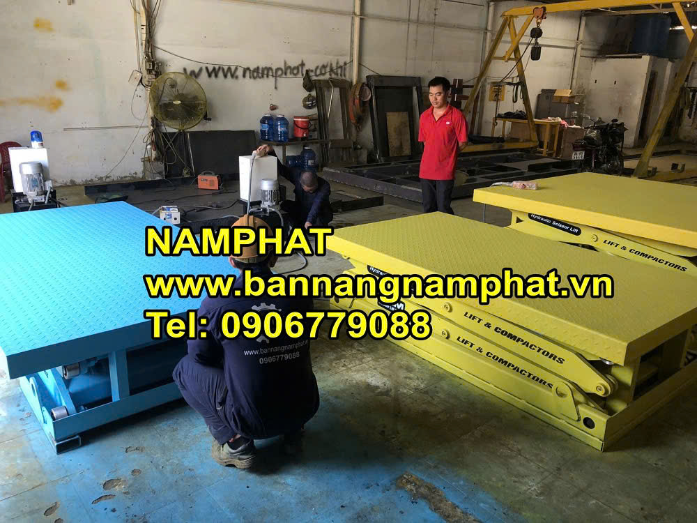 Bàn nâng thủy lực